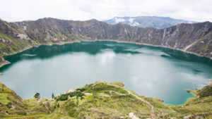 Quilotoa + Baños de Ambato  2d-1n